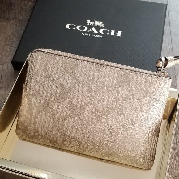 🔥LAST1🔥NIB COACH LEATHER CORNER ZIP SIG WRISTLET - Picture 5 of 7